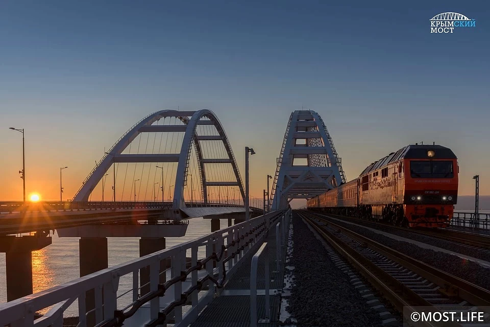 Открытие железнодорожного движения по Крымскому мосту увеличило интенсивность пригородного сообщения