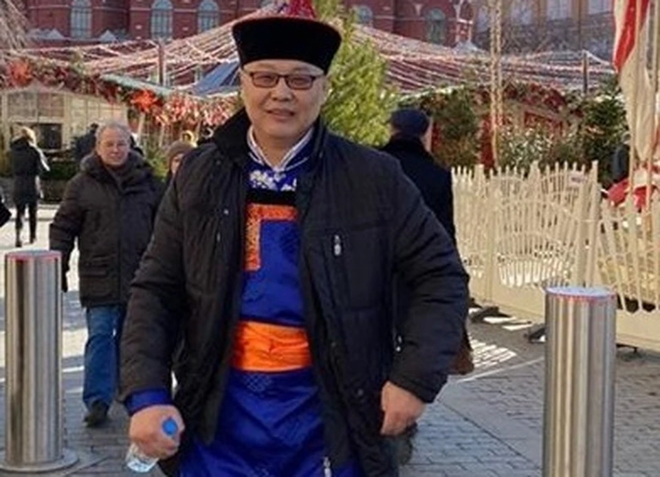 Член Общественной палаты Бурятии, общественного совета при МВД республики, советник главы Буддийской традиционной Сангхи России, адвокат Биликто Дугаров