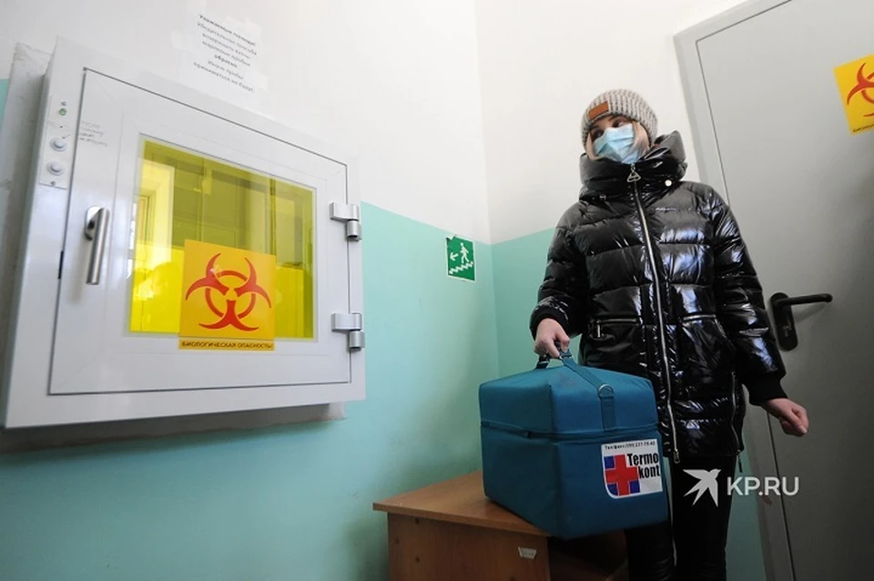 Волонтеры составляют списки тех, кто контактировал с заразившимися COVID-19