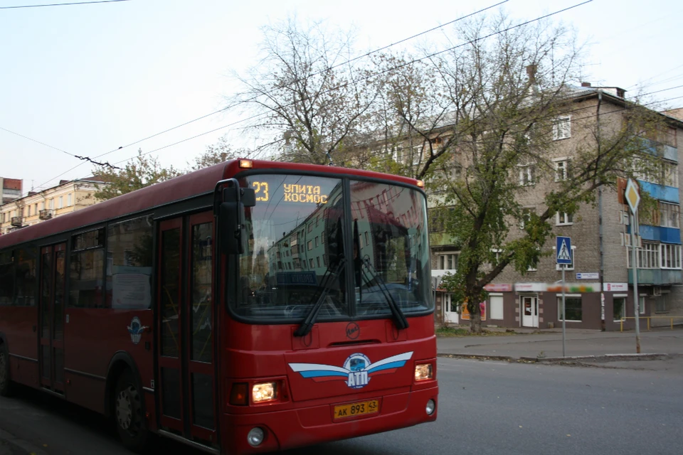 Перевозчики сокращают количество автобусов на линиях