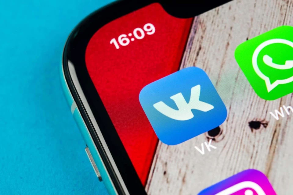 ВКонтакте рассказала, что в период самоизоляции выросла активность и количество аудитории VK Mini Apps — это платформа с мини-приложениями, которые открываются внутри VK.