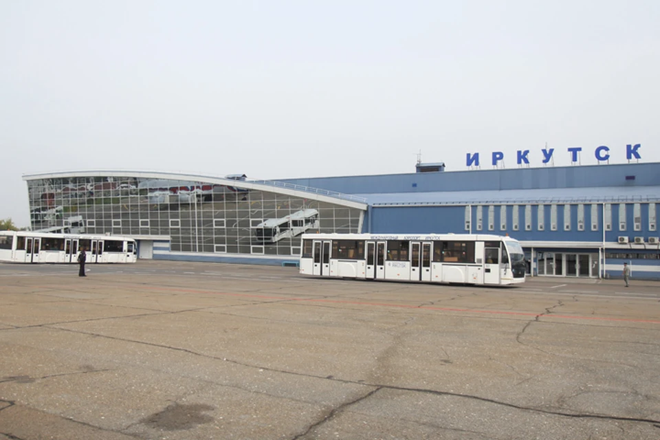 Ан-148 вернулся в аэропорт Иркутска из-за отказа двигателя