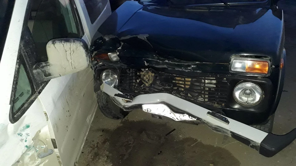 В Тольятти «Фольксваген» врезался в «Ниву», заезжавшую в дачный массив ...