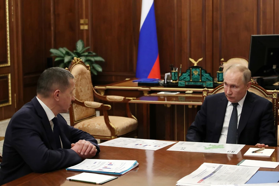 Юрий Трутнев и президент России Владимир Путин во время встречи в Кремле. Фото: Михаил Климентьев/ТАСС
