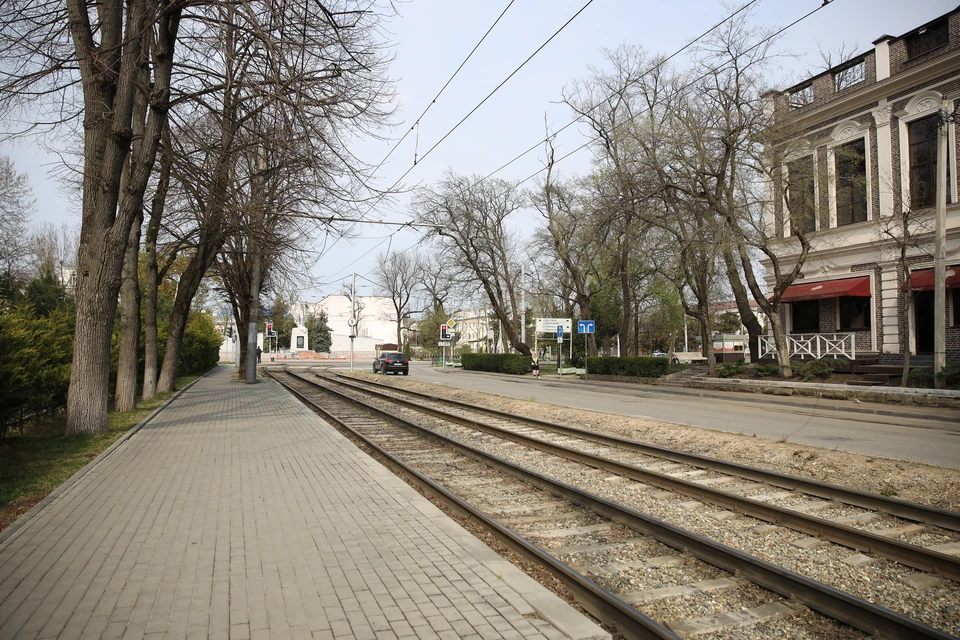Транспорт сейчас выходит на улицы города крайне редко