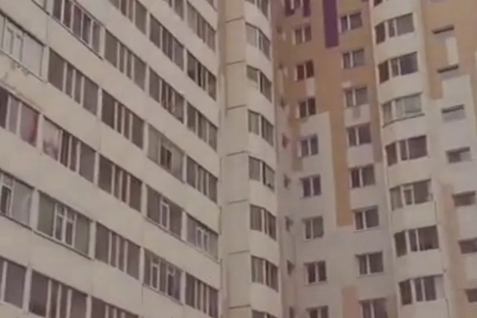 Флэшмоб в поддержку медиков состоялся в Сургуте. Скриншот видео