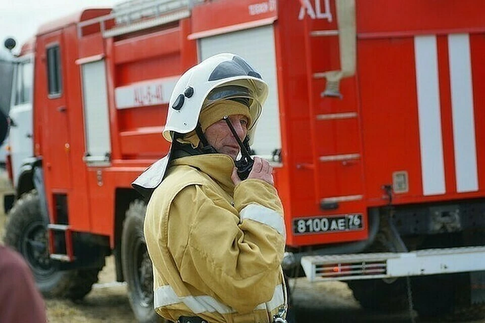 В Краснодаре горят торговые павильоны на улице Стасова