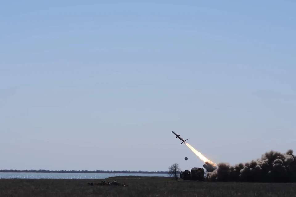 Украинские интернет-ресурсы разместили видео испытаний «новой украинской противокорабельной ракеты» Р-360 комплекса «Нептун»