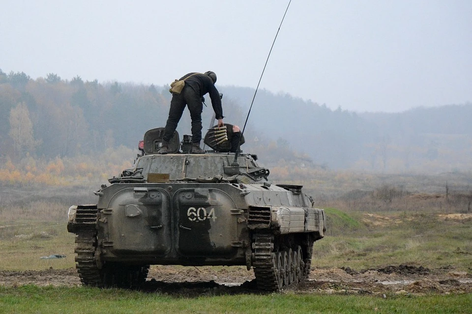 Украинские военные пригнали БМП к участку разведения сил возле Петровского. Фото: mil.gov.ua