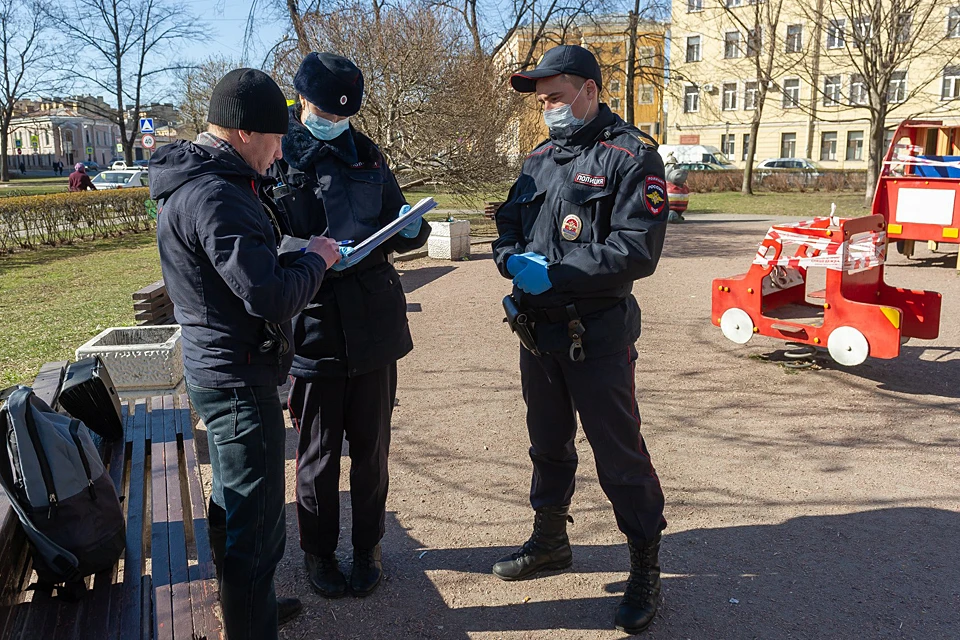 Рост или спад числа заболевших - это результат контактов между людьми