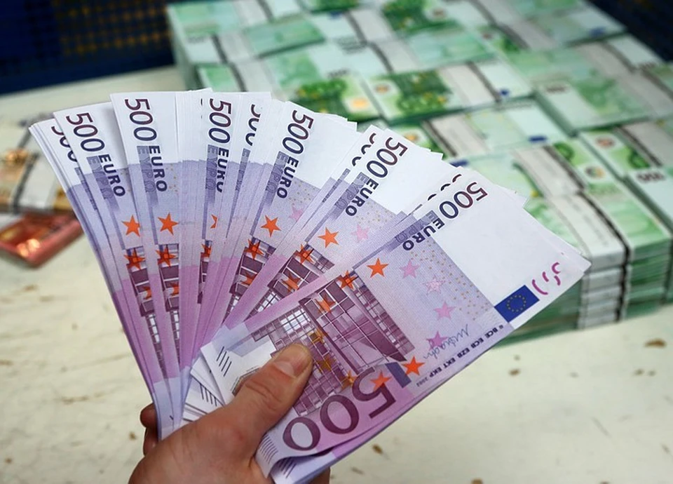 Курс евро на 23 апреля составил 83,68 рубля