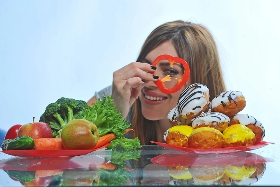 Специалисты Роспотребнадзора предлагают сбалансировано питаться во время самоизоляции.