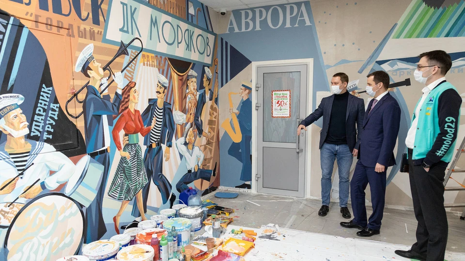 Глава Архангельской области Александр Цыбульский побывал в гостях у молодых волонтеров.​ Фото: пресс-служба Губернатора и Правительства Архангельской области/П. КОНОНОВ.