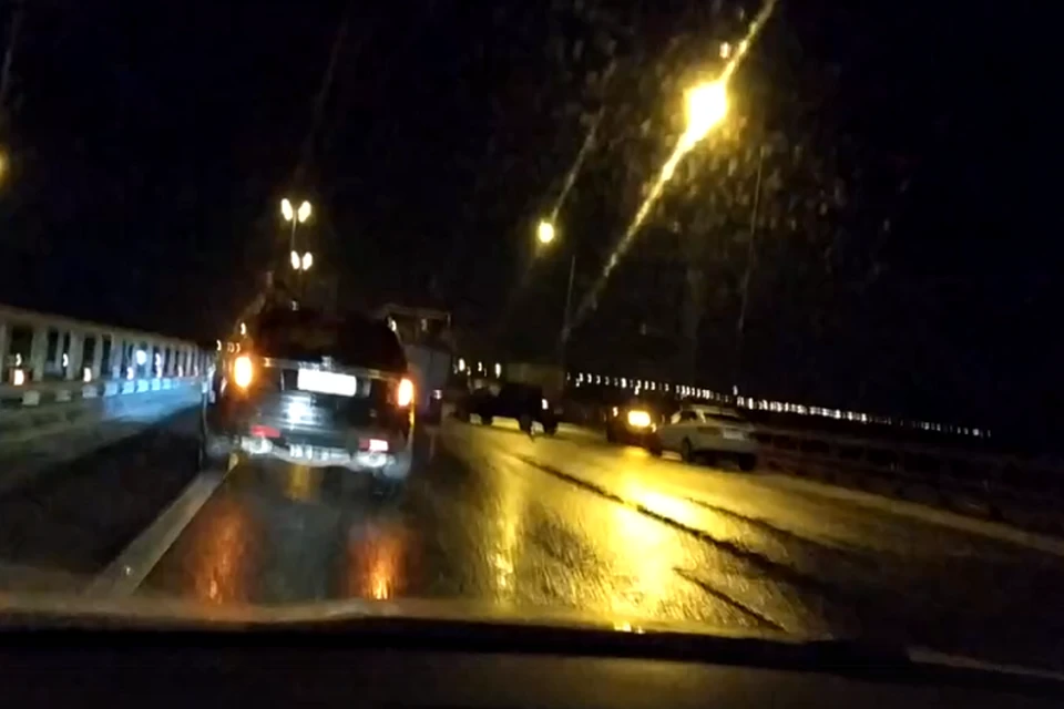 На Киевском шоссе одновременно столкнулись 19 машин. Фото: кадр с видео: vk.com/spb_today