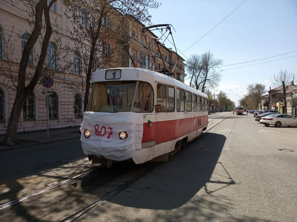 Необычный трамвай появился на улицах города