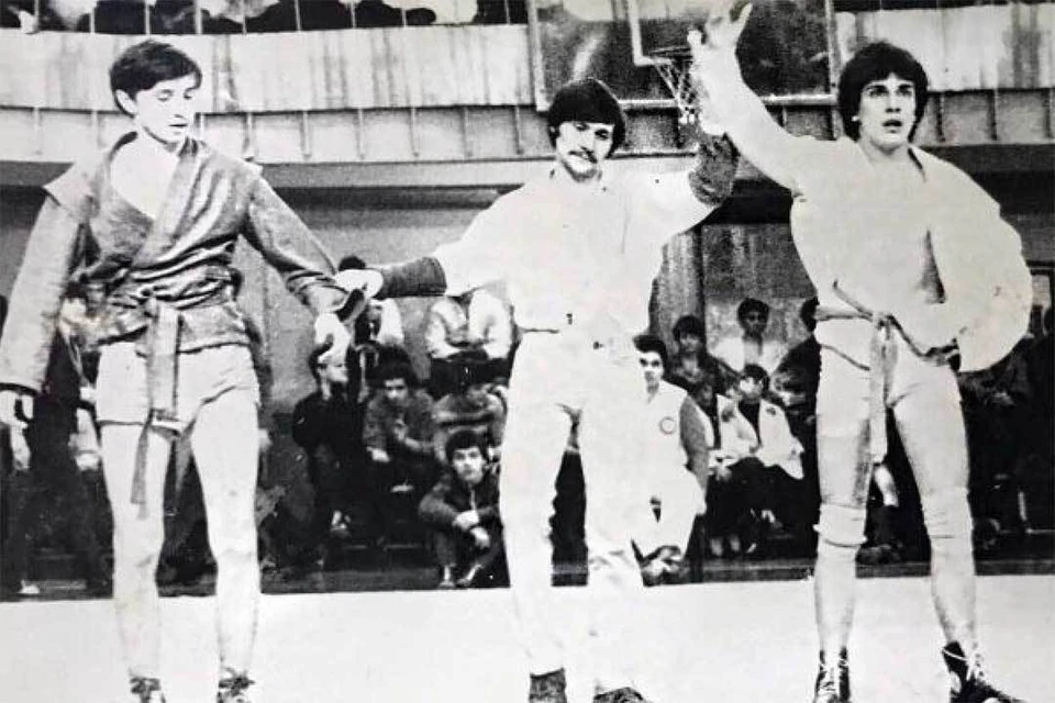 Дмитрий Нагиев выиграл чемпионат СССР среди юниоров. С тех пор он не очень любит демонстрировать приемы самбо.