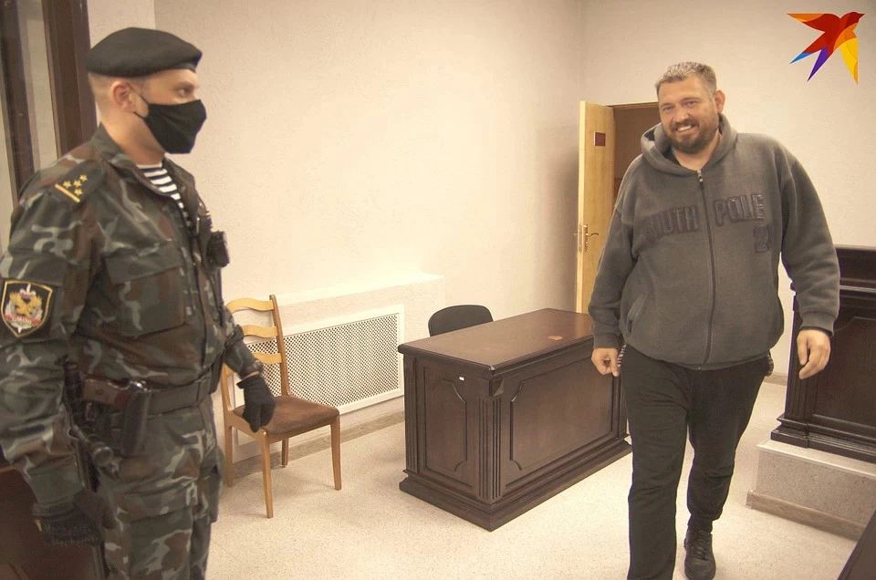 Блогера Тихановского, осужденного на 30 суток, неожиданно отпустили