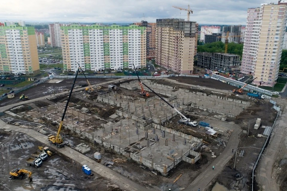 В Краснодаре строят цокольный этаж новой школы на 1550 мест