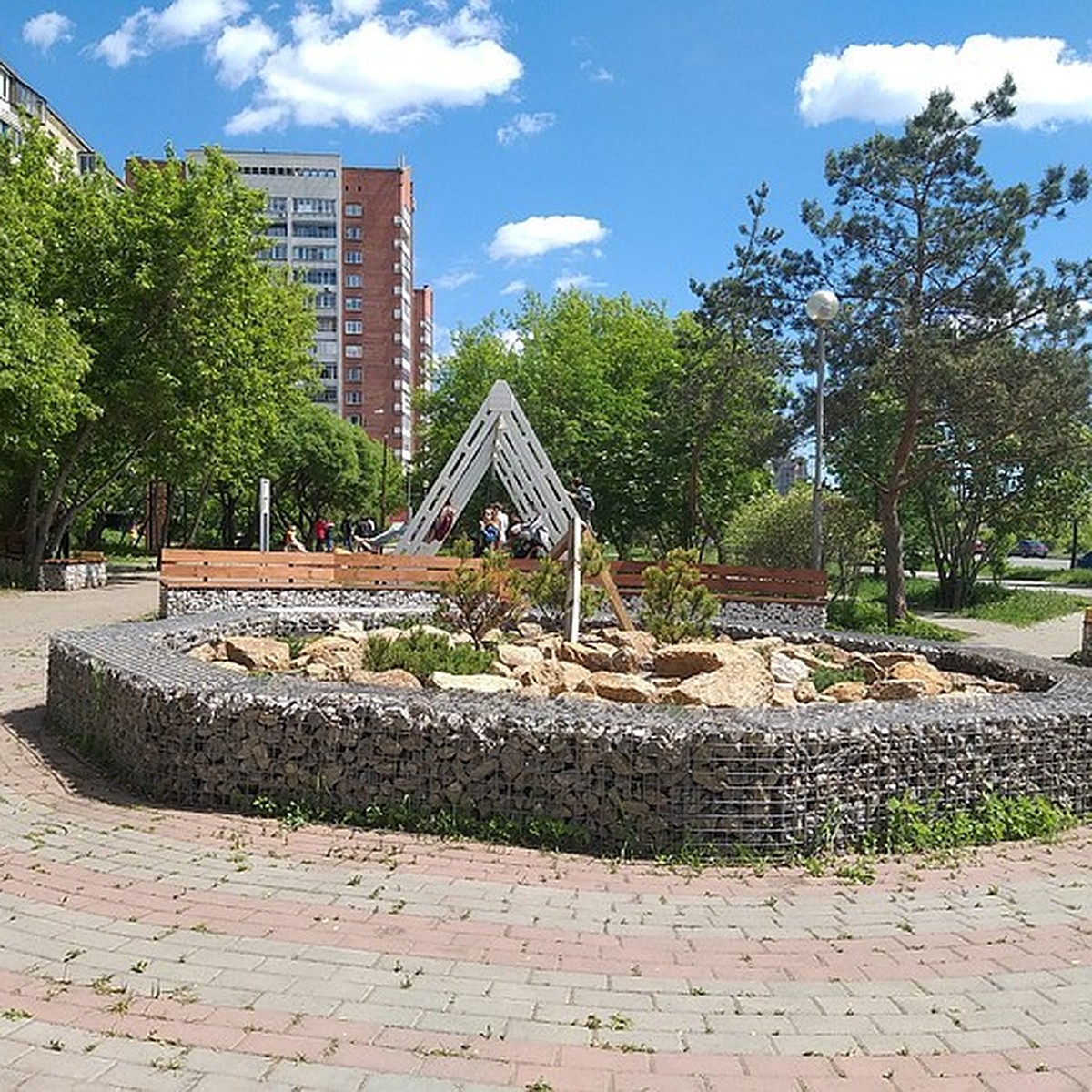 Плевать на закон: в Челябинске разрушают новые пространства для прогулок -  KP.RU