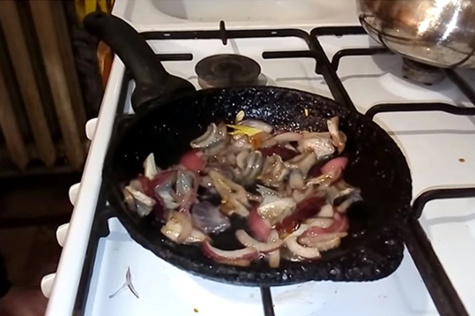 Рецепт оказался простым и быстрым, а блюдо - вкусным Фото: youtube.com/Артур Виноградов (скрин видео)