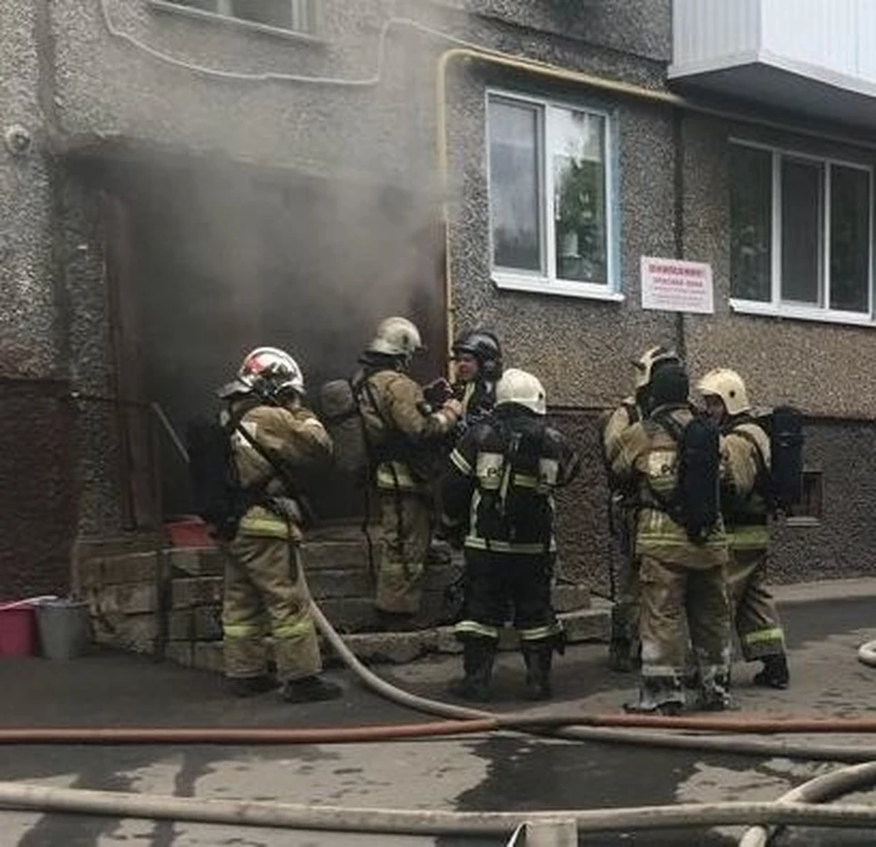 Пожарные спасли несколько человек