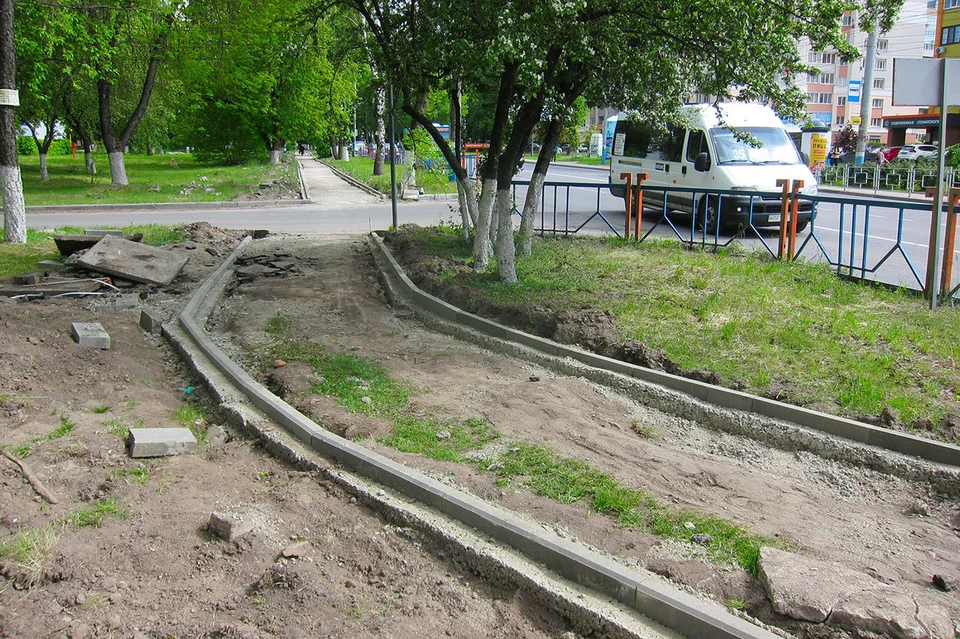 Пешеходные дорожки будут асфальтировать.
