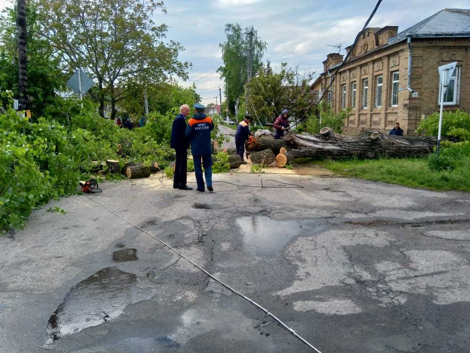 В зону отключения попали три населенных пункта: 370 жилых домов, 1027 человек