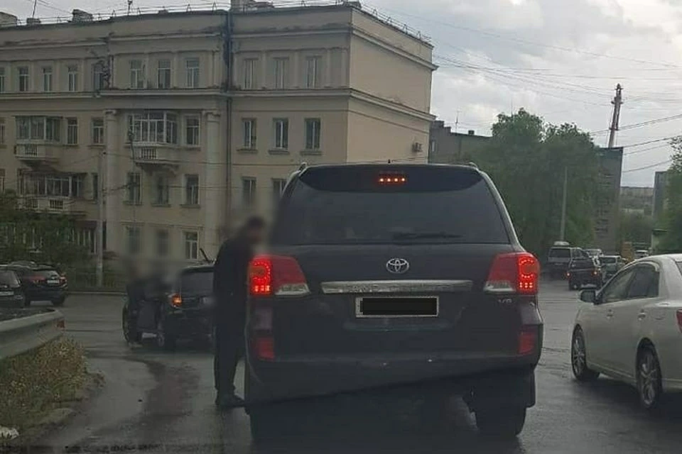 Аварийный комиссар уверяет, что на него напал водитель джипа