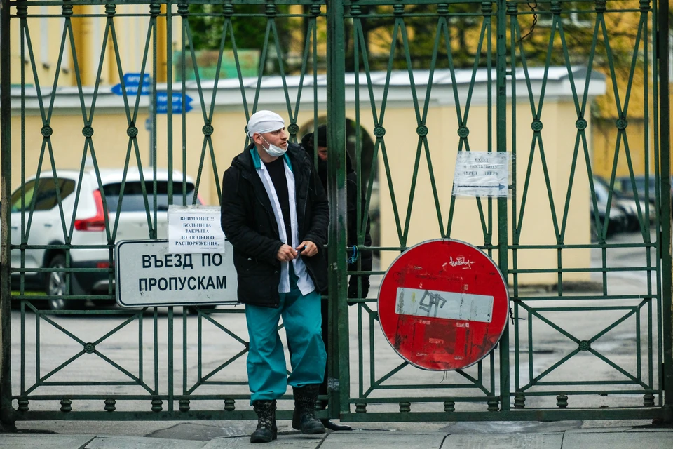 За сутки в Петербурге заболели еще 369 человек.