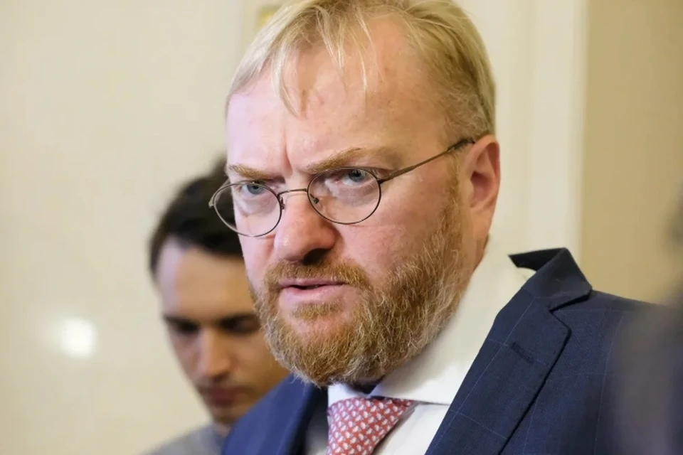 Милонов призвал властей снять все ограничения по коронавирусу.