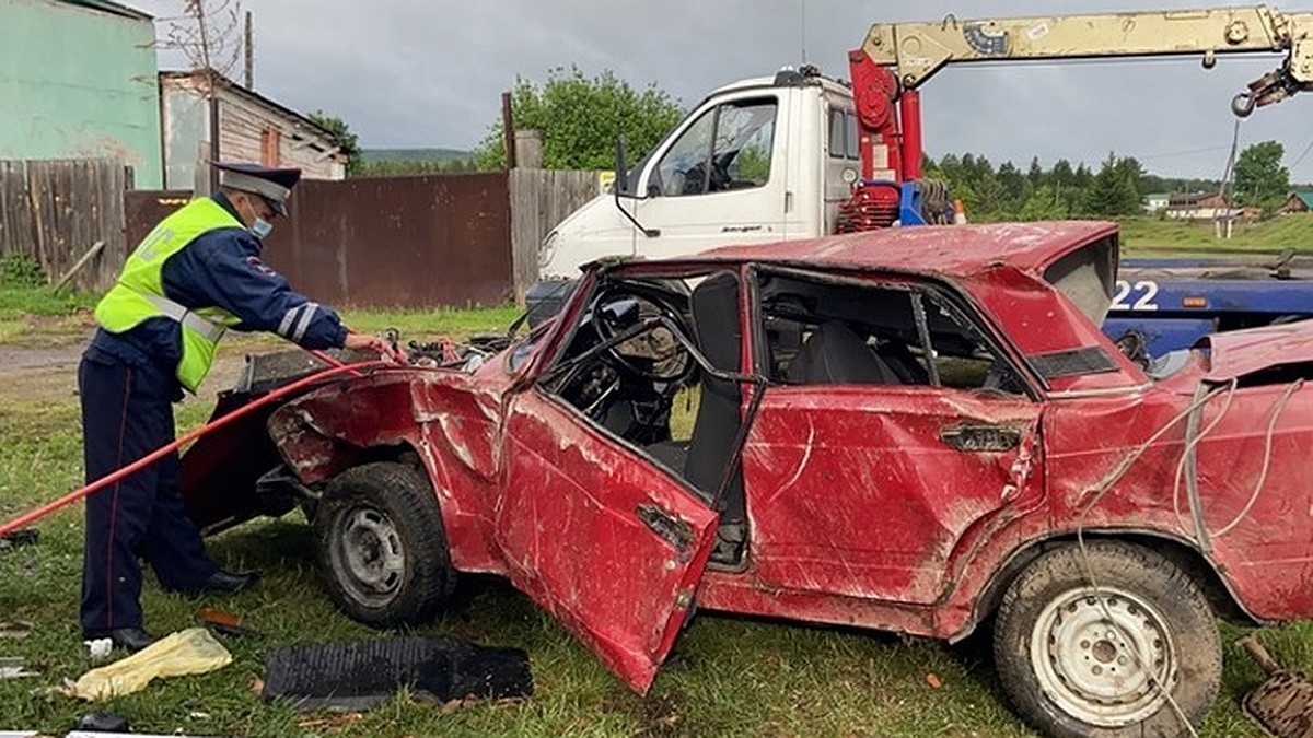 Под Красноярском восемь человек в одной машине попали в смертельное ДТП -  KP.RU