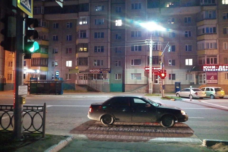 Водитель в Нижневартовске сбил девочку прямо у светофора. Фото ГИБДД по ХМАО.