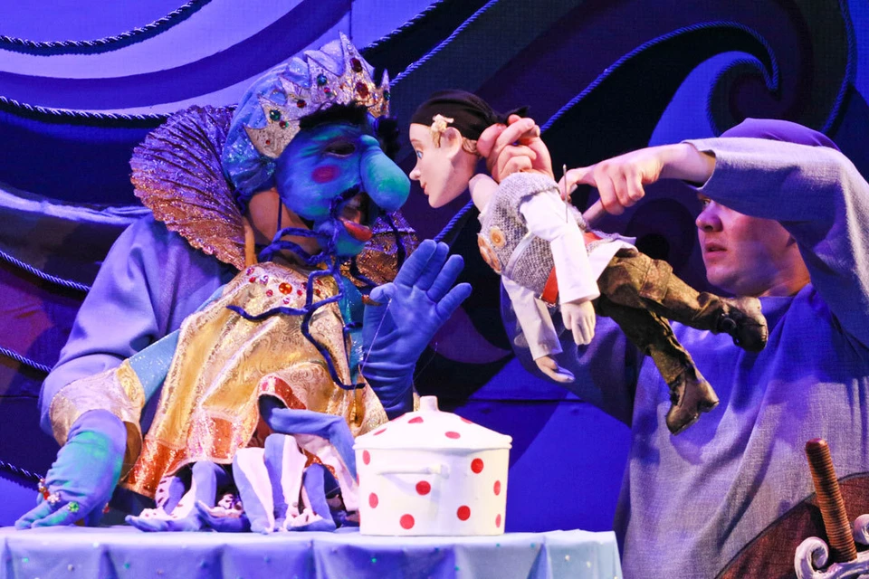 Егер онлайн порно Ангелина Дарк Цезарь жарқырайды Жетілген әйелдер өздерін дилдомен сиқырлайды