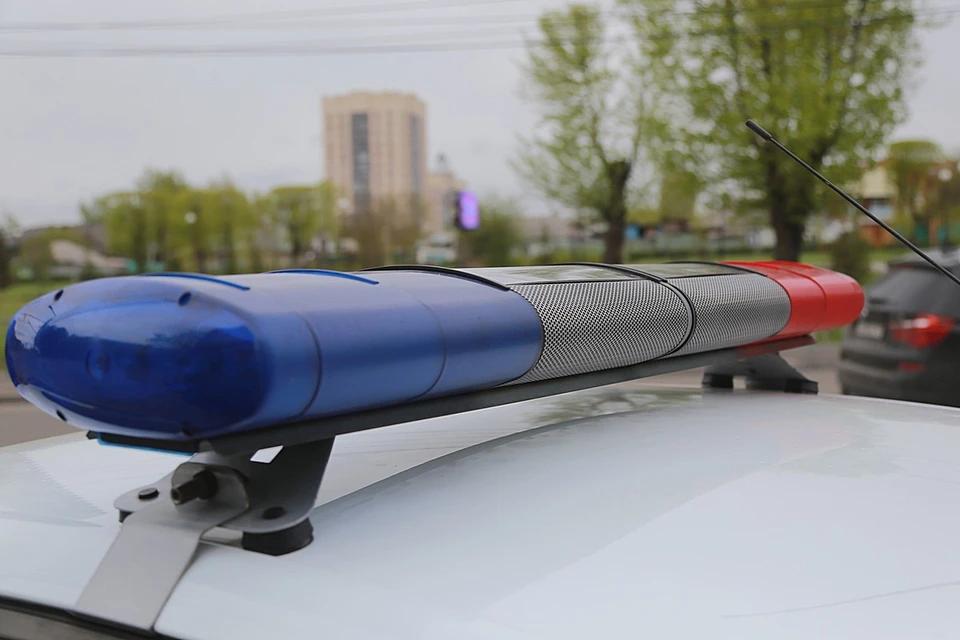 В ДТП с участием полицейского будут разбираться следователи.