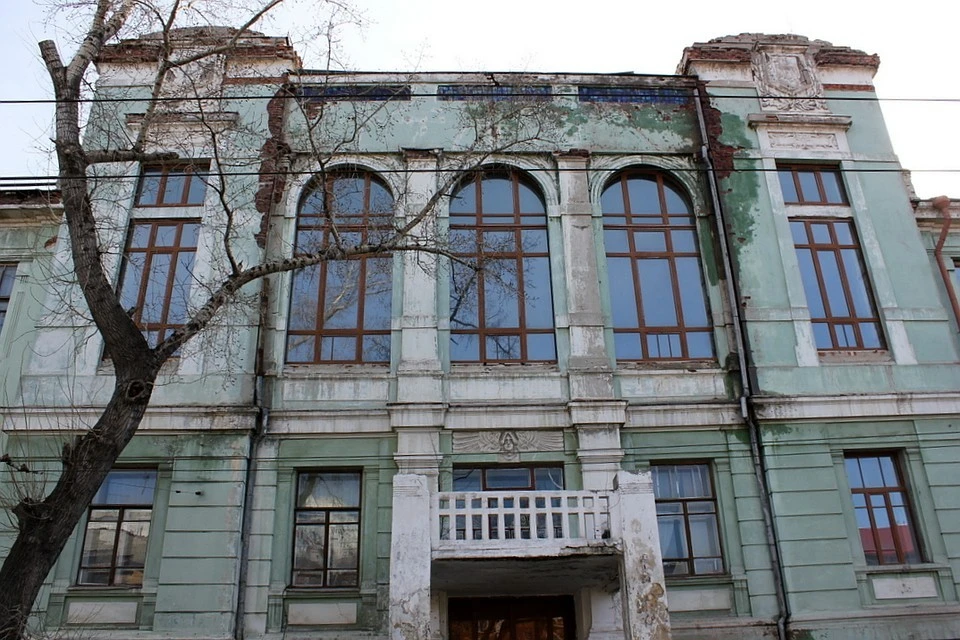 Ранее сообщалось, что ремонт Реального училища обойдется в сумму от 700 млн до двух млрд рублей.