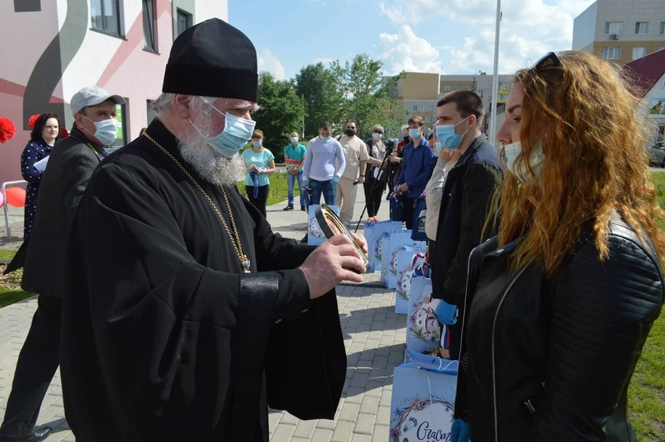Детям-сиротам Нового Оскола вручили ключи от квартир. Фото пресс-службы администрации Новооскольского городского округа