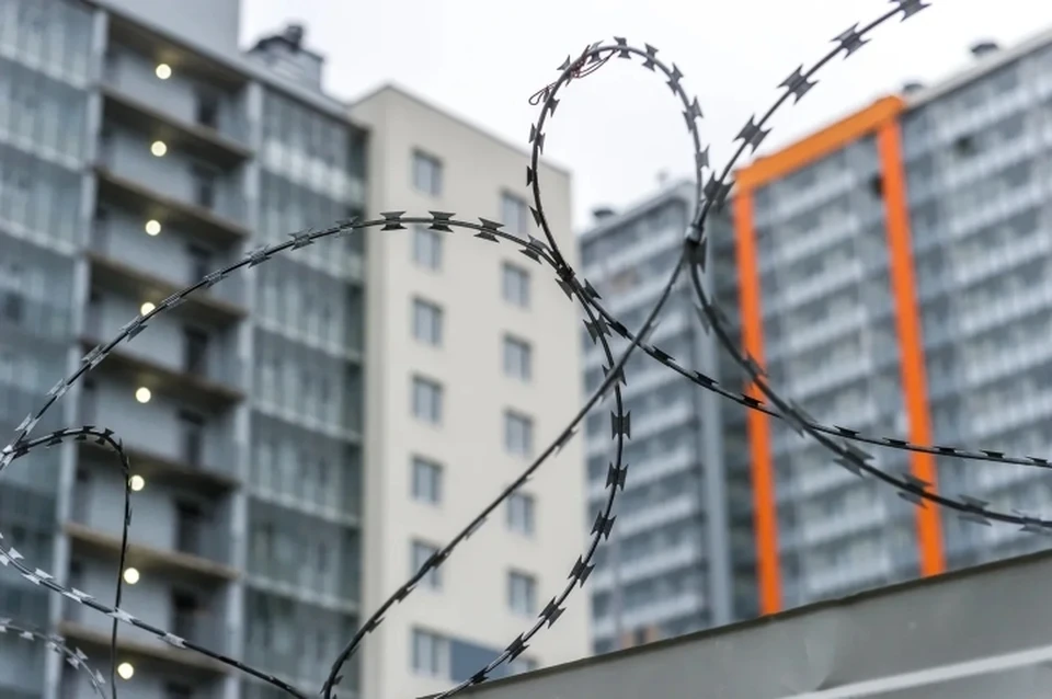 Суд отправил в ИК строгого режима ловкого беглеца из колонии в Металлострое.