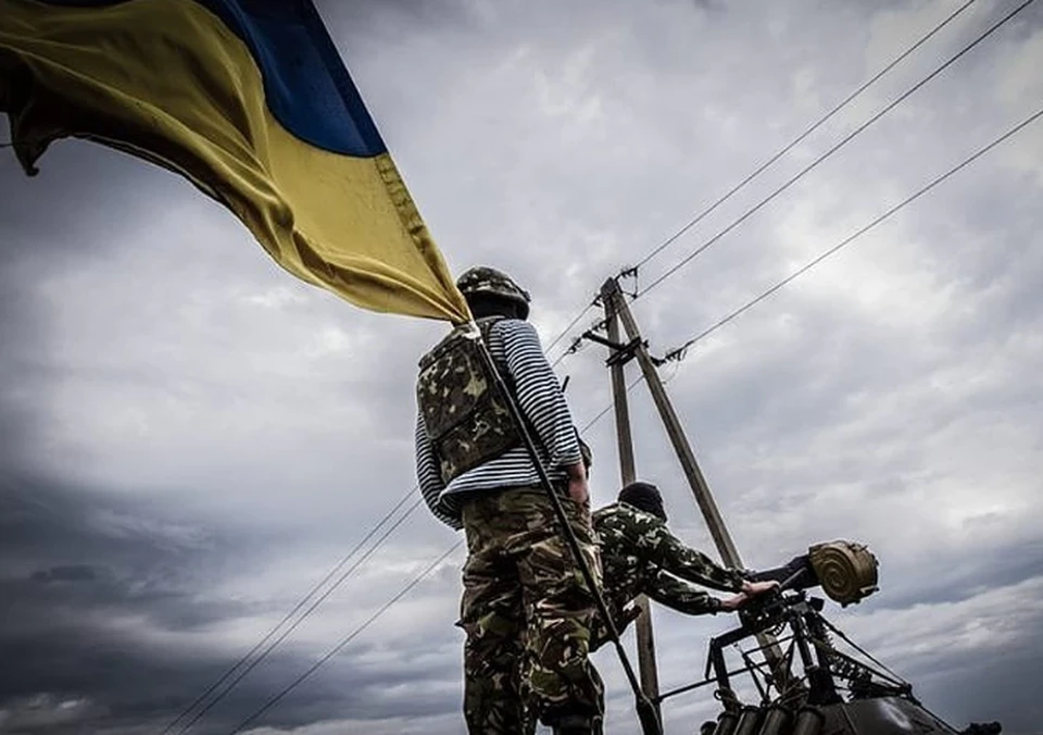 Автомобиль ВС Украины подорвался в Донецкой области: 10 военных ранены