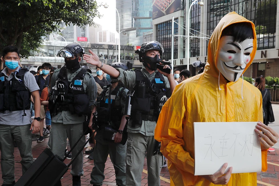 После снятия коронавирусной блокады возобновились протесты в Гонконге