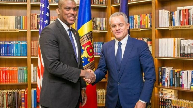 Встречи для Плахотнюка с Хоганом всегда были судьбоносными.