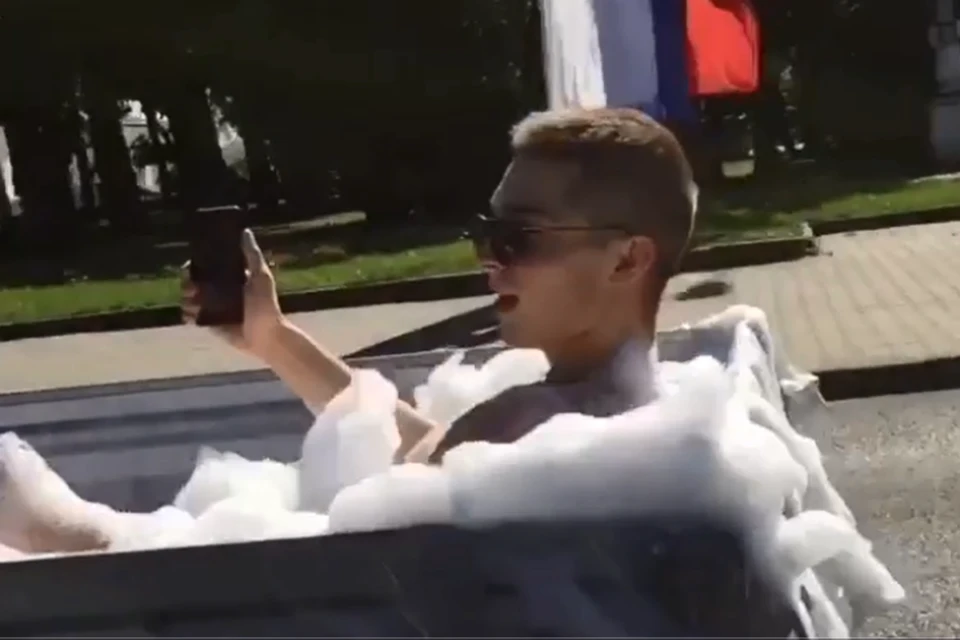 Пенная вечеринка привела к аресту на пять суток. Скриншот с видео Zaiga.a, Instagram