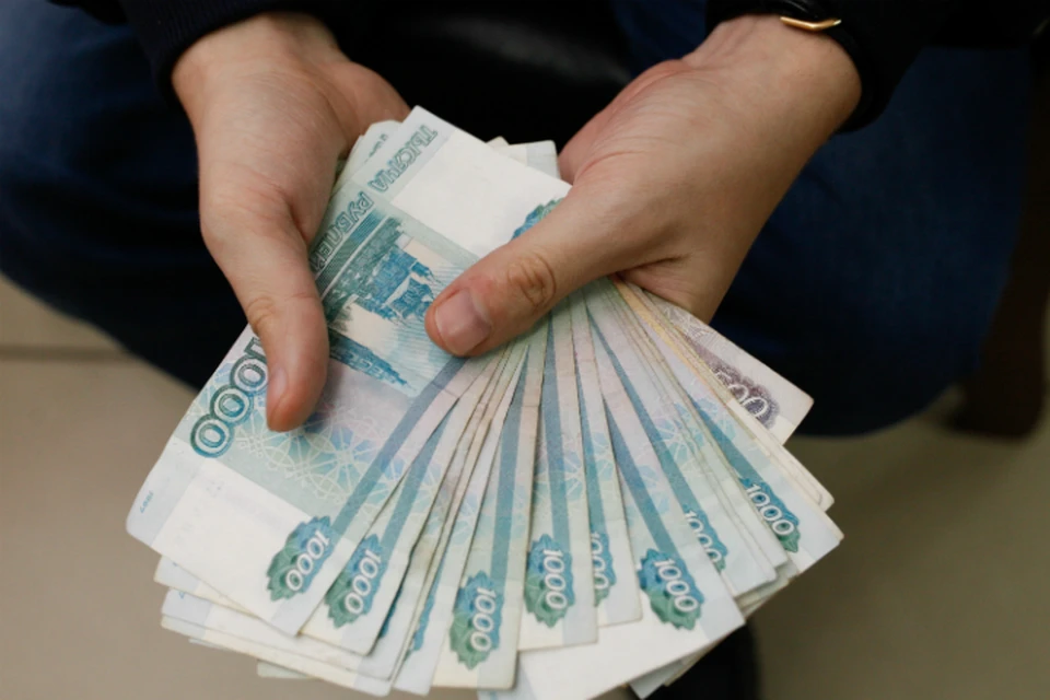 Омичка отдала аферистам 1,3 млн рублей.