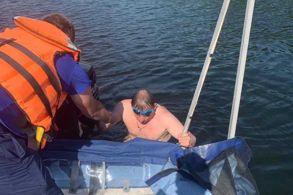 Троих человек спасли из воды за сутки