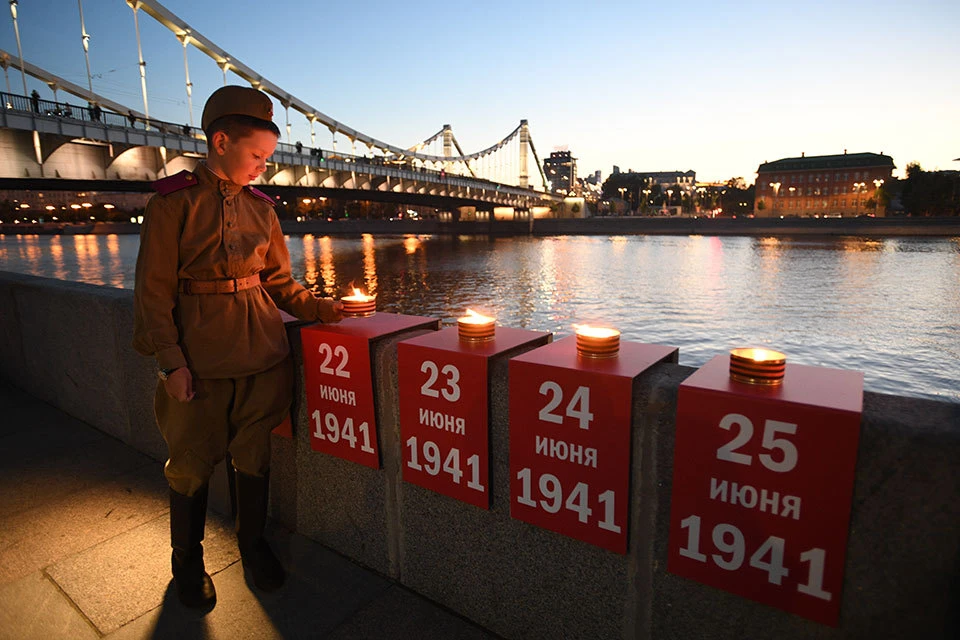 1418 свечей, по количеству дней войны, будут гореть до 23.59 22 июня