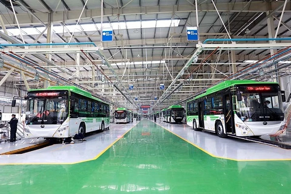 Автобусы уже перевозят пассажиров на внутригородских маршрутах в Шымкенте и Атырау.