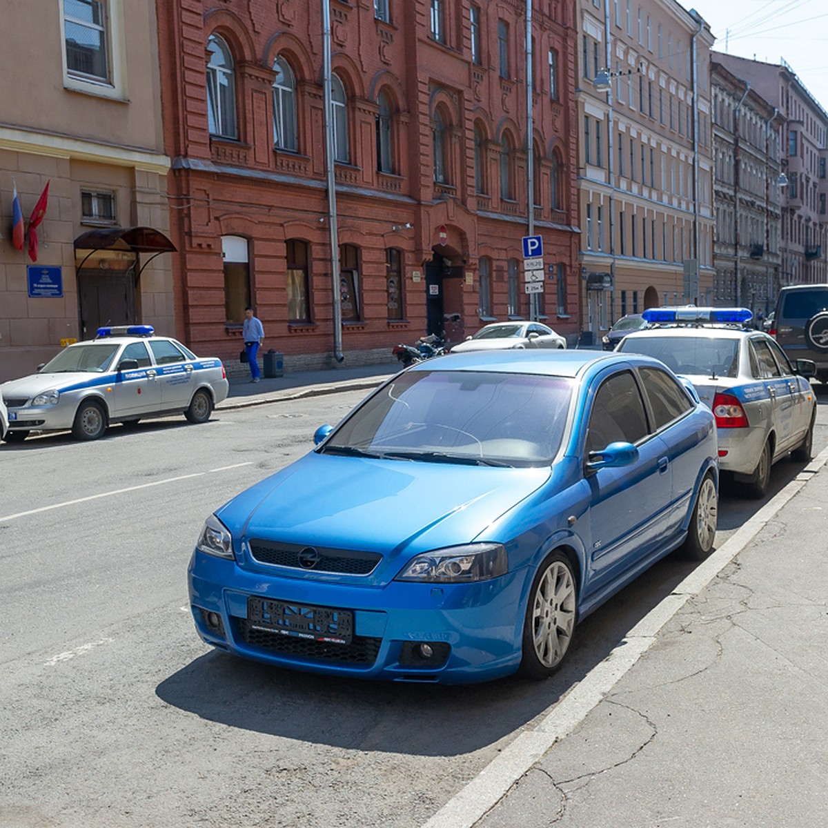 Успеть за 15 минут: Как припарковаться в центре Санкт-Петербурга и не  попасть на штраф - KP.RU