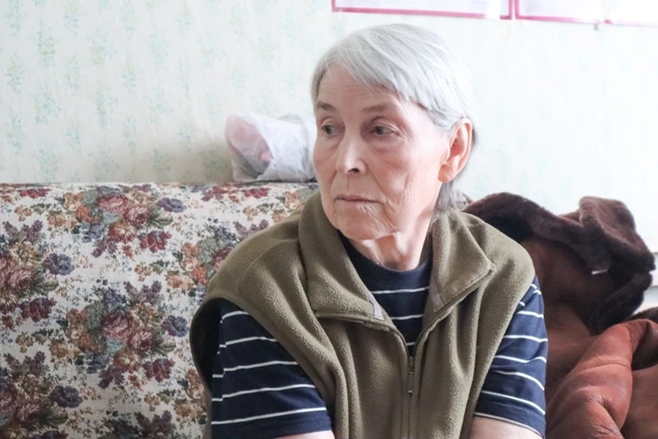 72-летняя Галина Николаевна осталась ждать решения суда дома.