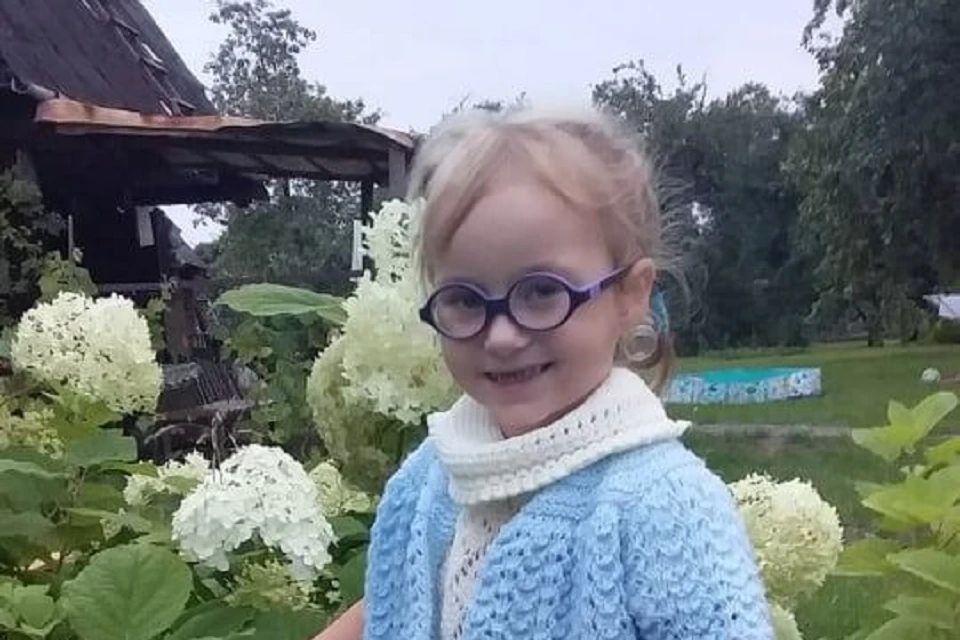 Еще недавно Машенька могла ходить и разговаривать, а сейчас она не может самостоятельно сидеть.
