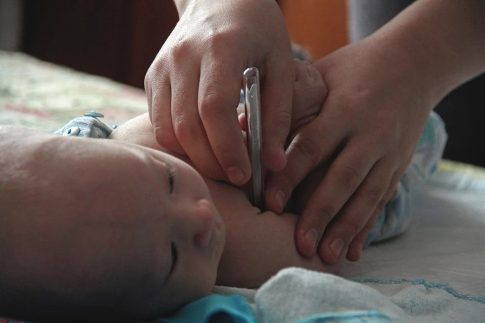 Девять младенцев заболели коронавирусом в Кузбассе