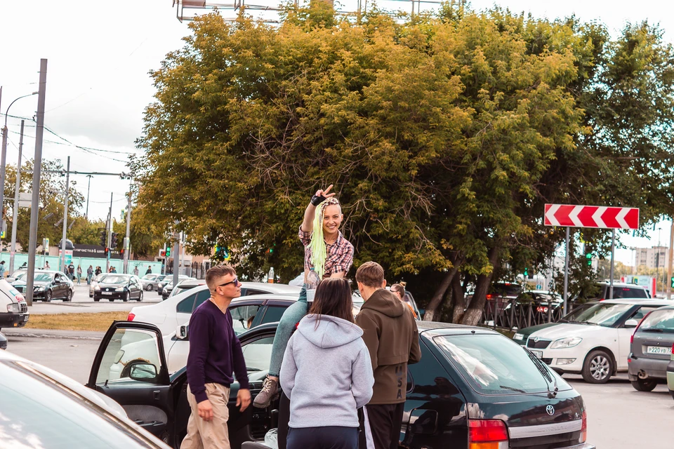 В День молодежи тюменцы поучаствовали в автоквесте. Фото - организаторы.